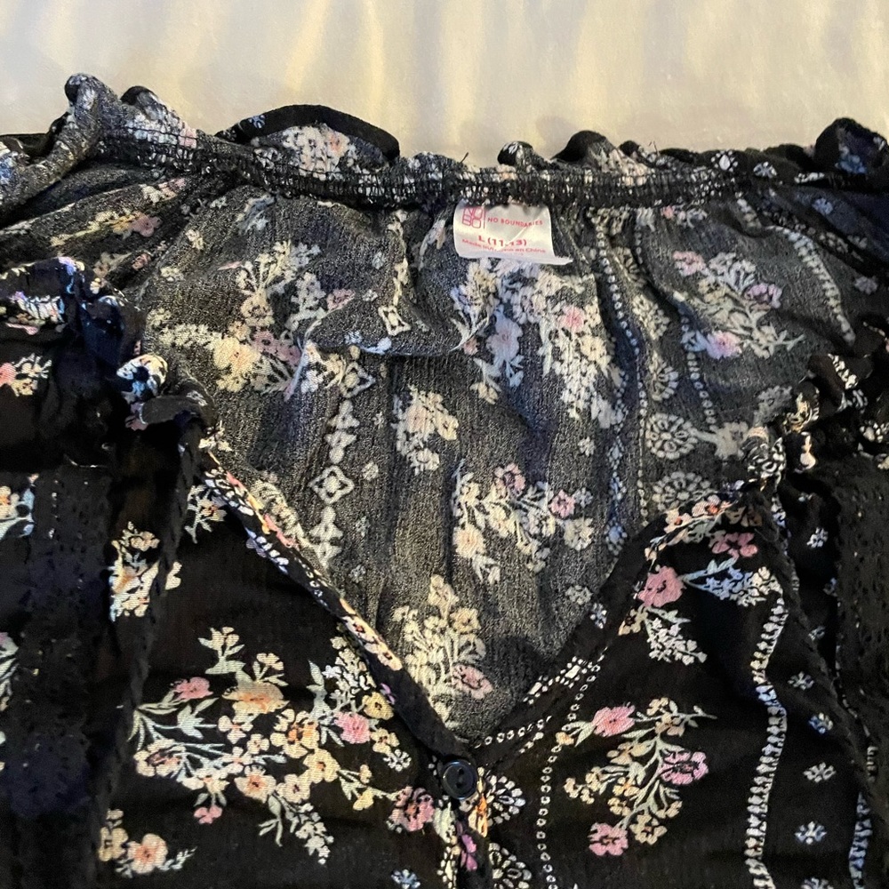 Black flow shirt with flowers size large